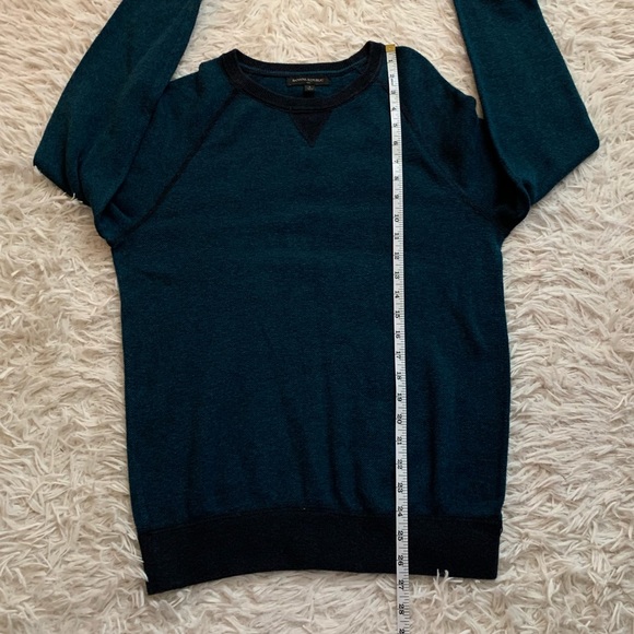 Banana Republic Sweater - Picture 7 of 9